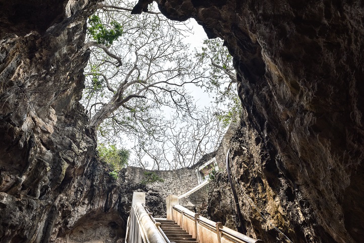 カオ・ルアン洞窟への行き方と見どころ